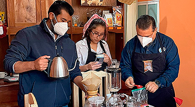 Campus Córdoba inicia capacitación para agregar valor a la producción de café de la Unión Nacional de Organizaciones indígenas de México en Zongolica
